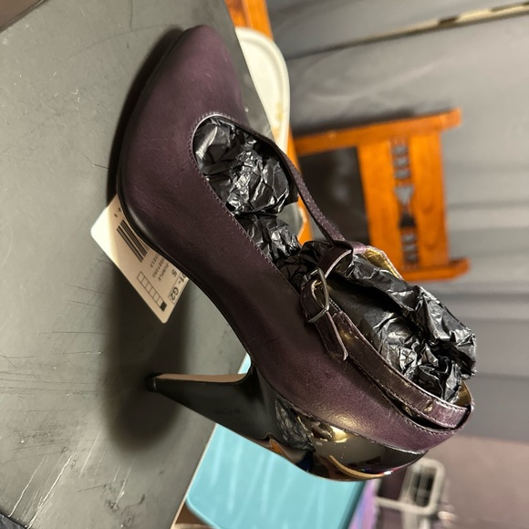 Report Signature Purple & Black Heels - Picture 4 of 4